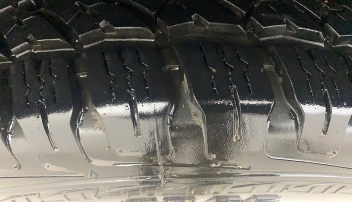 2018 Mahindra XUV500 W9 AT, Diesel, Automatic, 75,785 km, Right Rear Tyre Tread