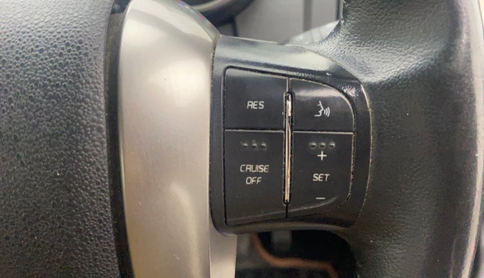 2018 Mahindra XUV500 W9 AT, Diesel, Automatic, 75,785 km, Adaptive Cruise Control