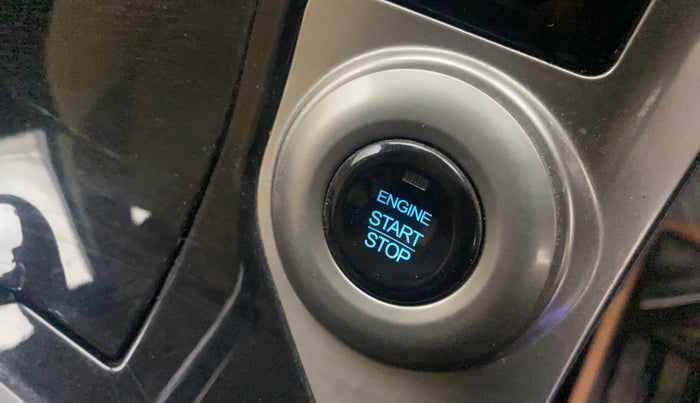 2018 Mahindra XUV500 W9 AT, Diesel, Automatic, 75,785 km, Keyless Start/ Stop Button