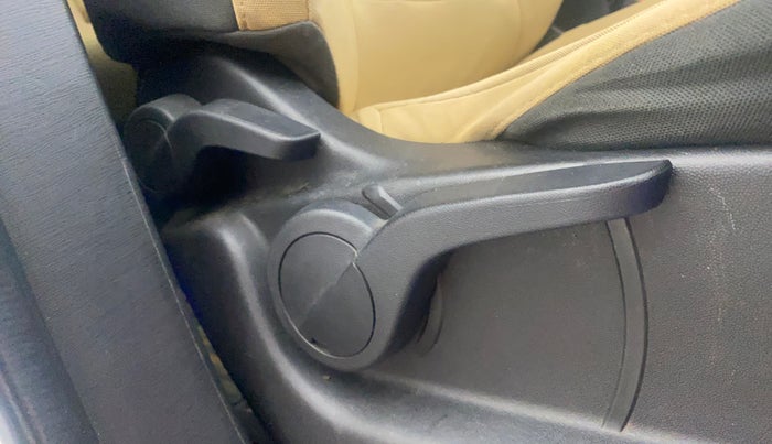 2018 Mahindra XUV500 W9 AT, Diesel, Automatic, 75,785 km, Driver Side Adjustment Panel