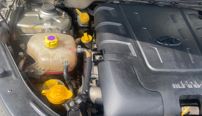 2018 Mahindra XUV500 W9 AT, Diesel, Automatic, 75,785 km, Engine View - Right