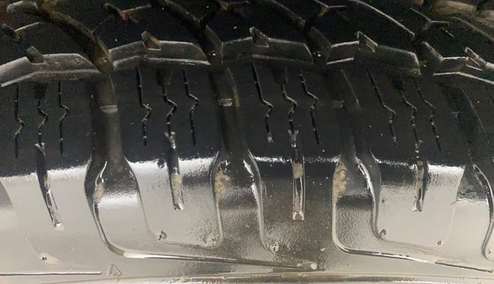 2018 Mahindra XUV500 W9 AT, Diesel, Automatic, 75,785 km, Left Rear Tyre Tread