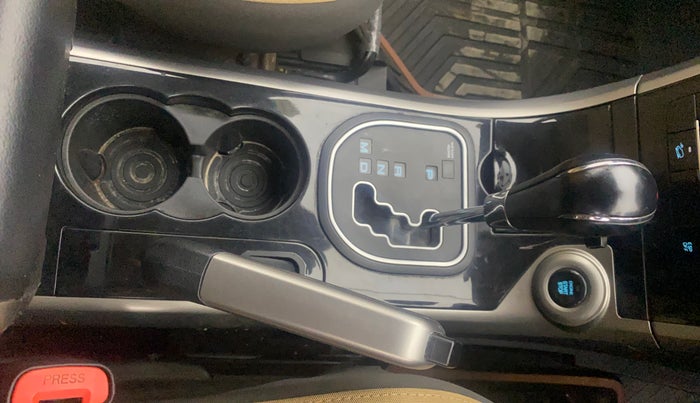 2018 Mahindra XUV500 W9 AT, Diesel, Automatic, 75,785 km, Gear Lever