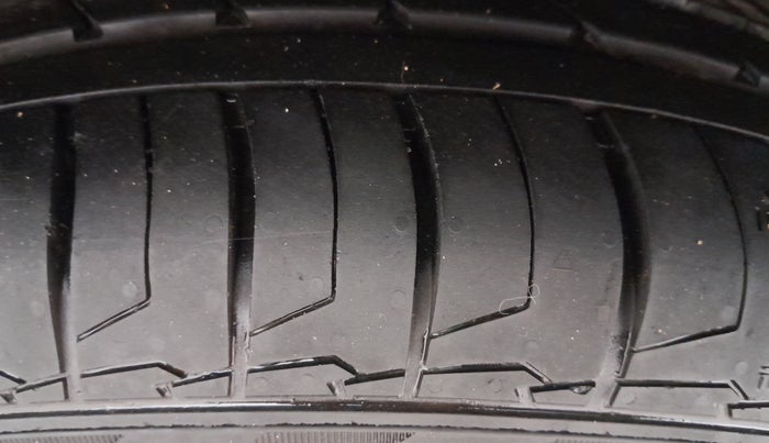 2025 KIA SYROS HTX Plus (O) 1.5 Diesel 6AT, Diesel, Automatic, 8,930 km, Right Rear Tyre Tread