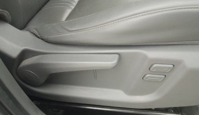 2025 KIA SYROS HTX Plus (O) 1.5 Diesel 6AT, Diesel, Automatic, 8,930 km, Driver Side Adjustment Panel