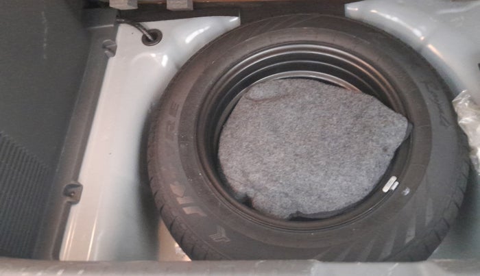 2025 KIA SYROS HTX Plus (O) 1.5 Diesel 6AT, Diesel, Automatic, 8,930 km, Spare Tyre