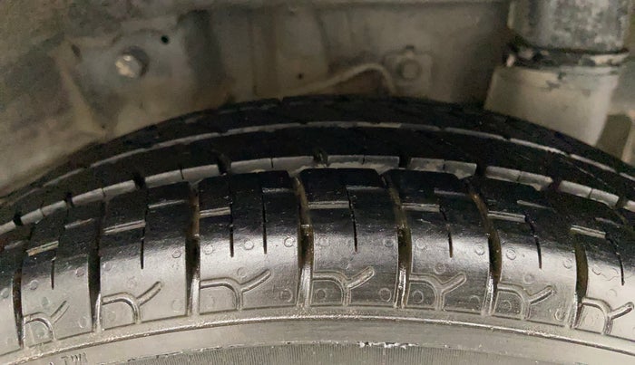 2013 Hyundai Eon ERA +, Petrol, Manual, 67,729 km, Left Rear Tyre Tread
