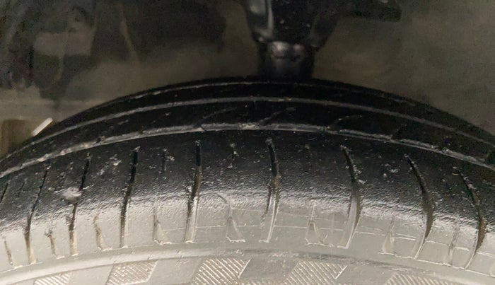2013 Hyundai Eon ERA +, Petrol, Manual, 67,729 km, Left Front Tyre Tread