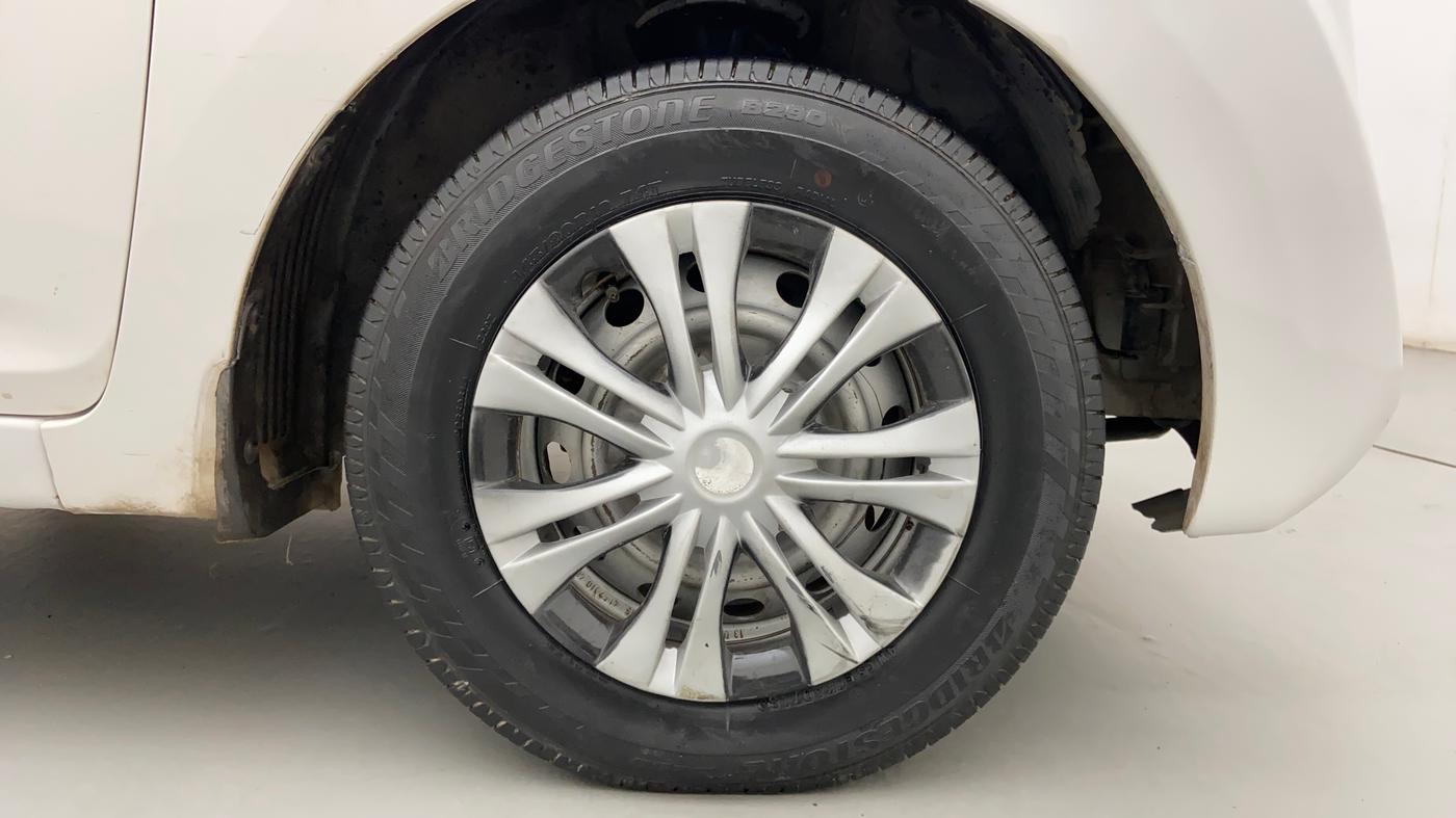 2013 Hyundai Eon ERA +, Petrol, Manual, 67,729 km, Right Front Wheel