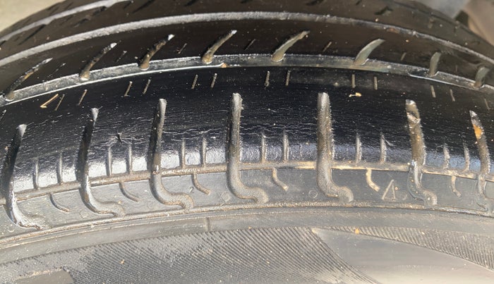 2018 Maruti Wagon R 1.0 VXI, Petrol, Manual, 97,429 km, Left Rear Tyre Tread