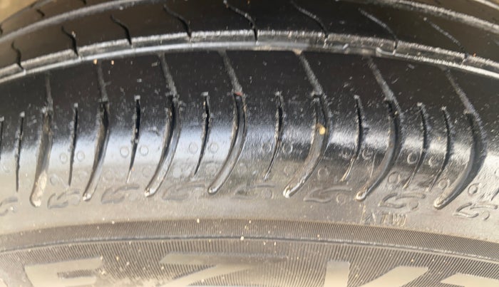 2018 Maruti Wagon R 1.0 VXI, Petrol, Manual, 97,429 km, Right Front Tyre Tread