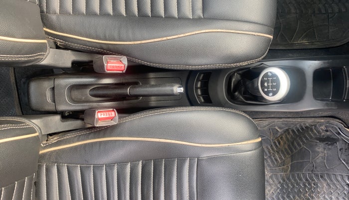 2018 Maruti Wagon R 1.0 VXI, Petrol, Manual, 97,429 km, Gear Lever