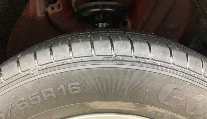 2017 Hyundai Creta SX PLUS 1.6 PETROL, Petrol, Manual, 19,536 km, Right Front Tyre Tread