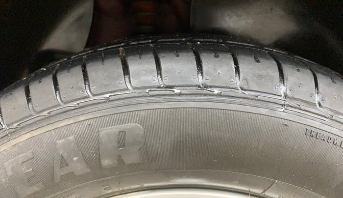 2017 Hyundai Creta SX PLUS 1.6 PETROL, Petrol, Manual, 19,536 km, Right Rear Tyre Tread