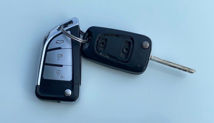 2013 Hyundai Verna FLUIDIC 1.6 VTVT SX, Petrol, Manual, 42,504 km, Key Close Up