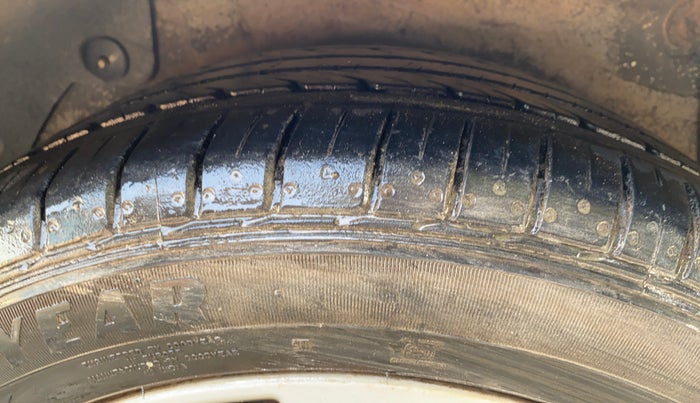 2013 Hyundai Verna FLUIDIC 1.6 VTVT SX, Petrol, Manual, 42,504 km, Right Rear Tyre Tread