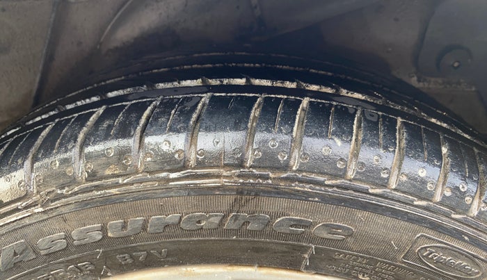 2013 Hyundai Verna FLUIDIC 1.6 VTVT SX, Petrol, Manual, 42,504 km, Left Rear Tyre Tread