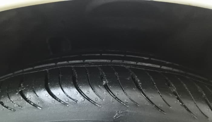 2015 Hyundai Verna FLUIDIC 1.6 CRDI S(O) 4S, Diesel, Manual, 92,597 km, Left Front Tyre Tread
