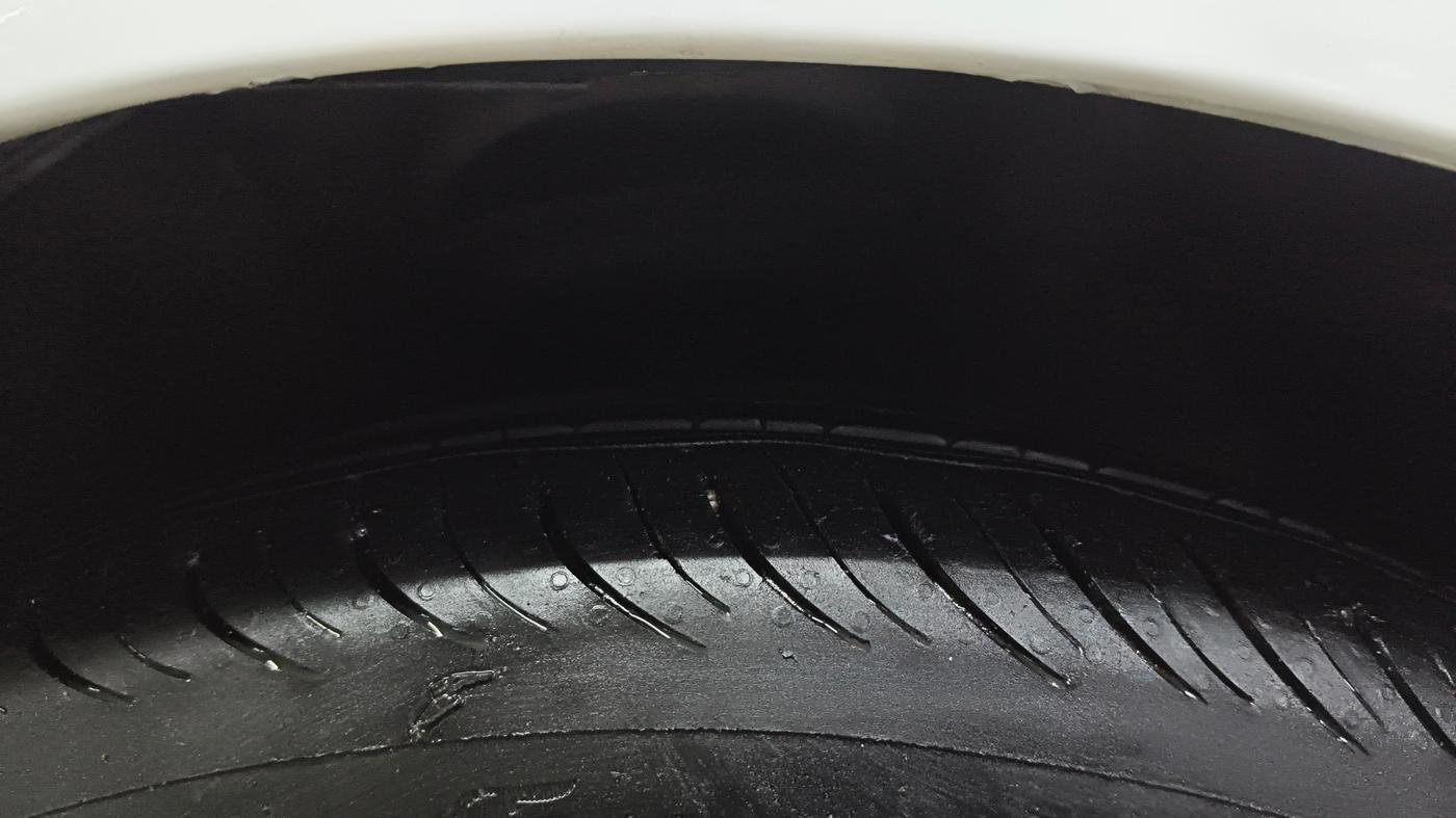 2015 Hyundai Verna FLUIDIC 1.6 CRDI S(O) 4S, Diesel, Manual, 92,597 km, Right Front Tyre Tread
