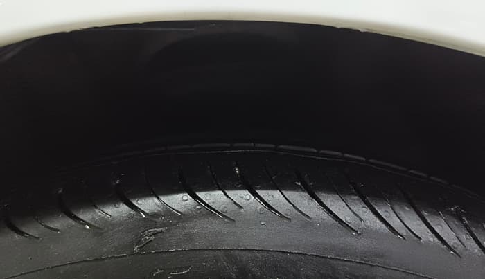 2015 Hyundai Verna FLUIDIC 1.6 CRDI S(O) 4S, Diesel, Manual, 92,597 km, Right Front Tyre Tread
