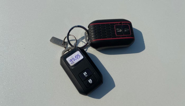 2020 Maruti Baleno ZETA PETROL 1.2, Petrol, Manual, 44,149 km, Key Close Up