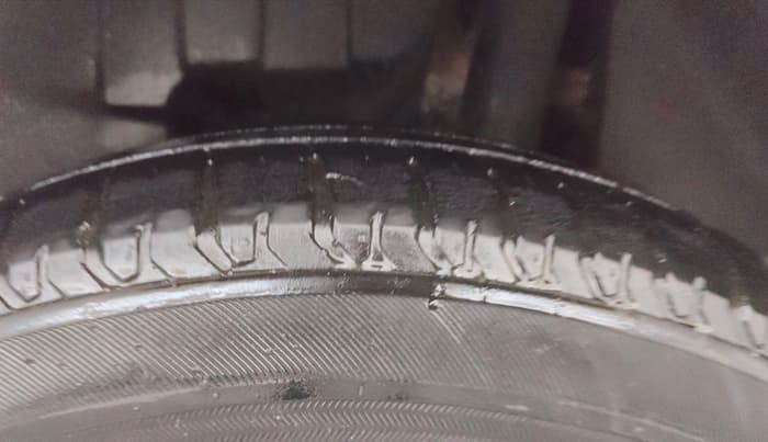 2022 Maruti Swift ZXI CNG, CNG, Manual, 92,126 km, Left Rear Tyre Tread