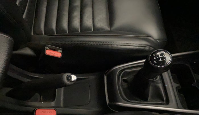 2021 Maruti XL6 ZETA MT, Petrol, Manual, 66,333 km, Gear Lever