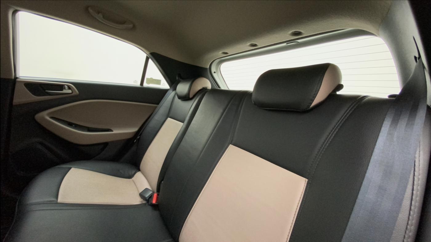 2016 Hyundai Elite i20 ASTA 1.2 (O), Petrol, Manual, 17,000 km, Right Side Rear Door Cabin