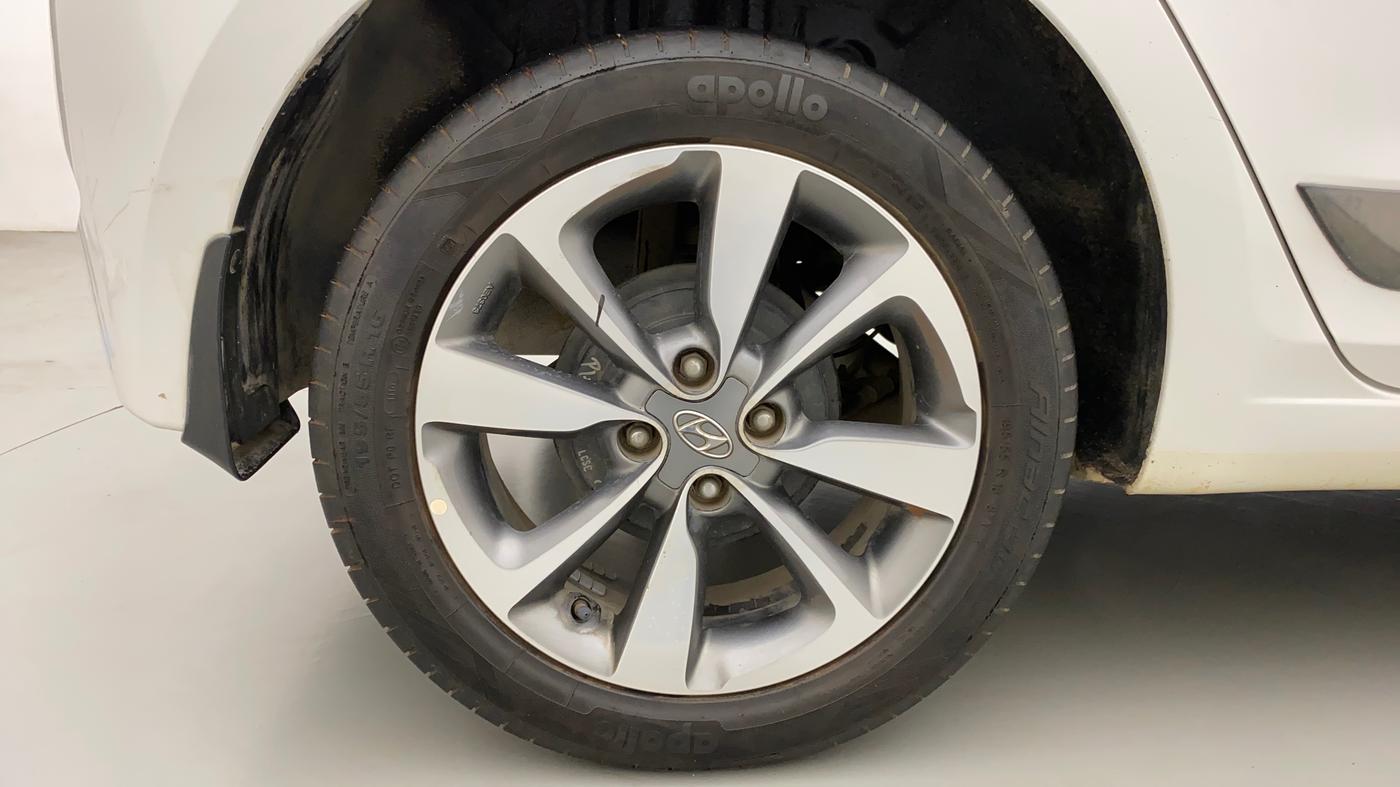 2016 Hyundai Elite i20 ASTA 1.2 (O), Petrol, Manual, 17,000 km, Right Rear Wheel