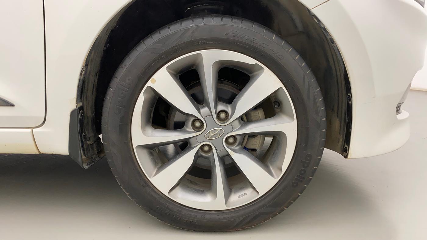 2016 Hyundai Elite i20 ASTA 1.2 (O), Petrol, Manual, 17,000 km, Right Front Wheel