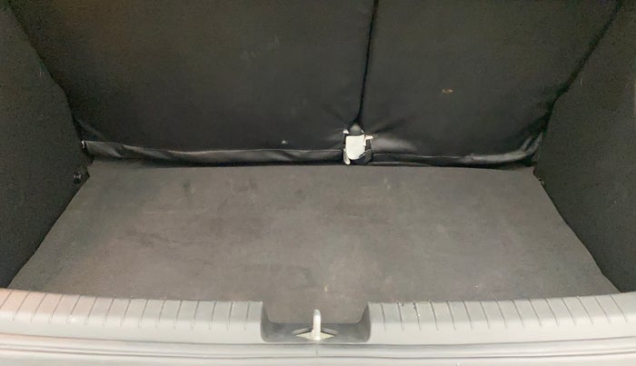 2016 Hyundai Elite i20 ASTA 1.2 (O), Petrol, Manual, 17,000 km, Boot Inside