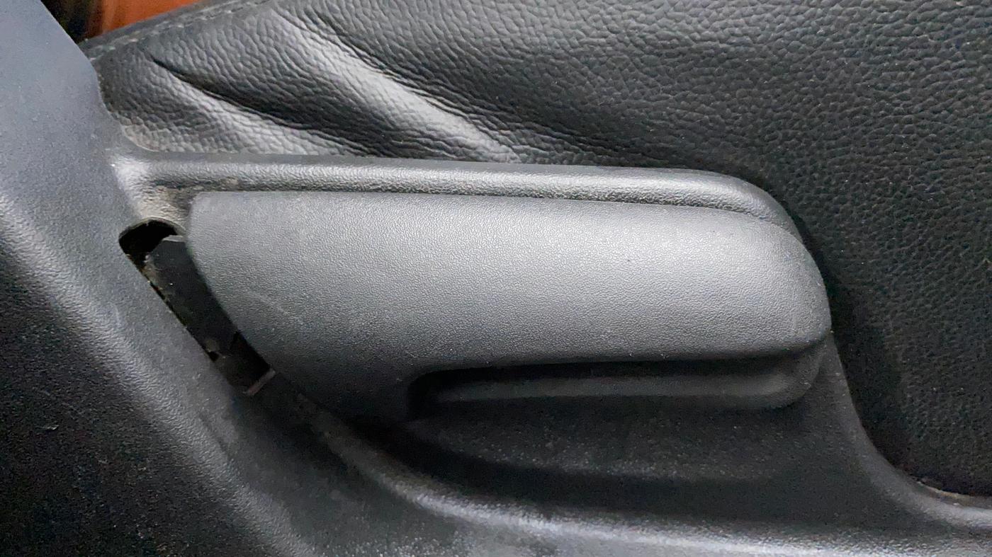 2014 Maruti Swift VXI, Petrol, Manual, 53,224 km, Driver Side Adjustment Panel