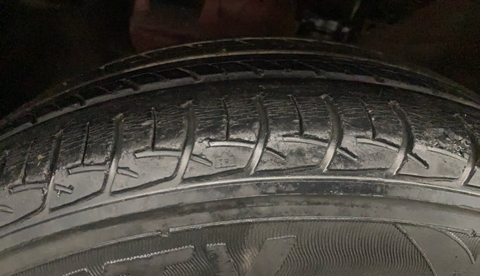 2019 Hyundai Elite i20 SPORTZ PLUS 1.2, Petrol, Manual, 32,042 km, Left Front Tyre Tread