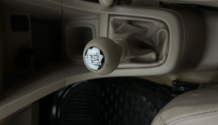 2016 Maruti Ertiga VXI, Petrol, Manual, 92,928 km, Gear Lever