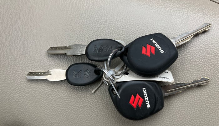 2016 Maruti Ertiga VXI, Petrol, Manual, 92,928 km, Key Close Up