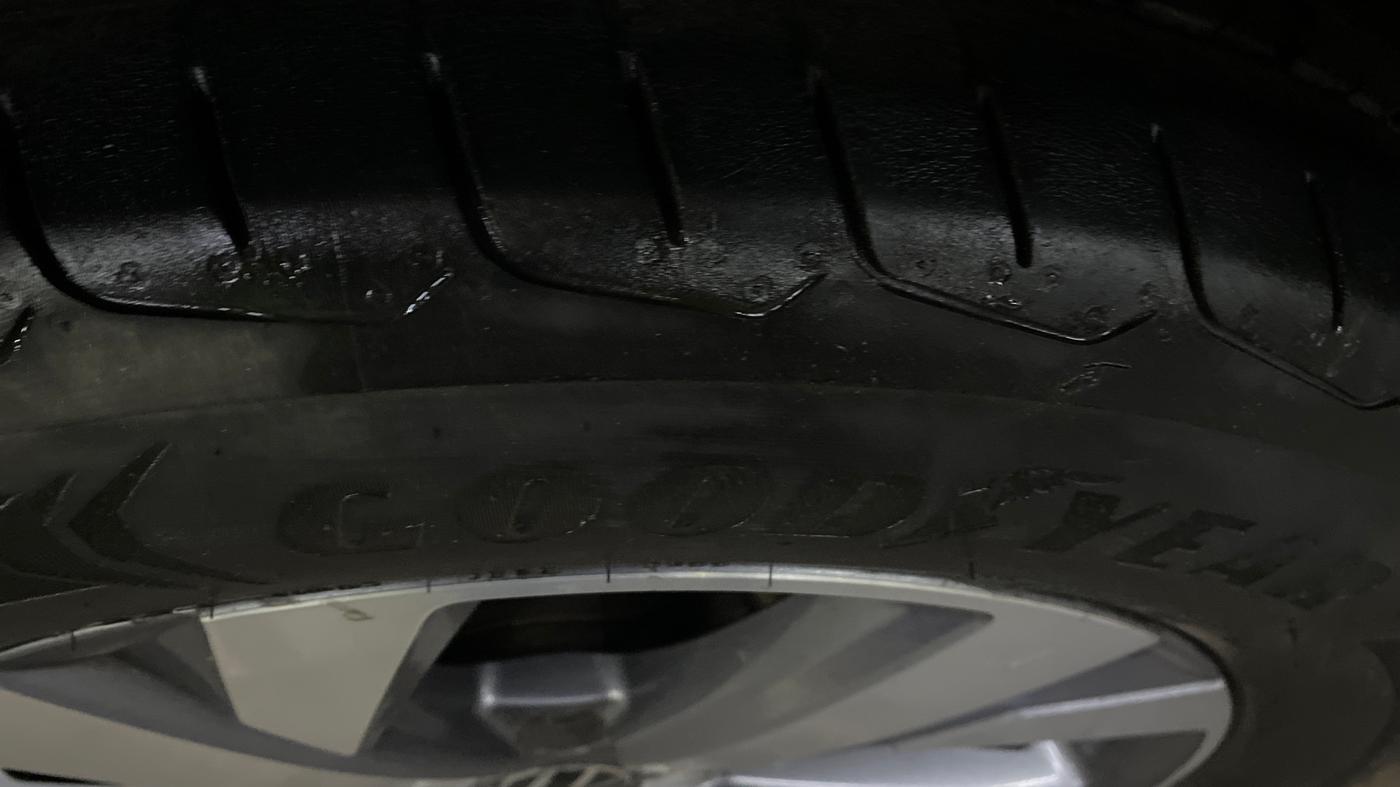 2023 Volkswagen TAIGUN TOPLINE 1.0 TSI AT, Petrol, Automatic, 55,843 km, Left Front Tyre Tread