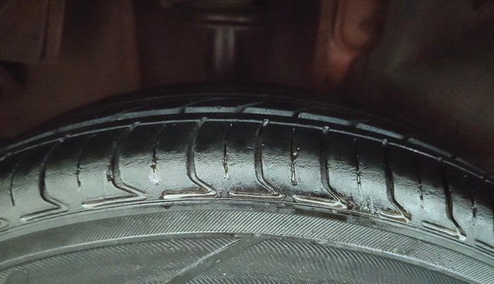 2016 Tata Tiago XT PETROL, Petrol, Manual, 63,274 km, Right Rear Tyre Tread