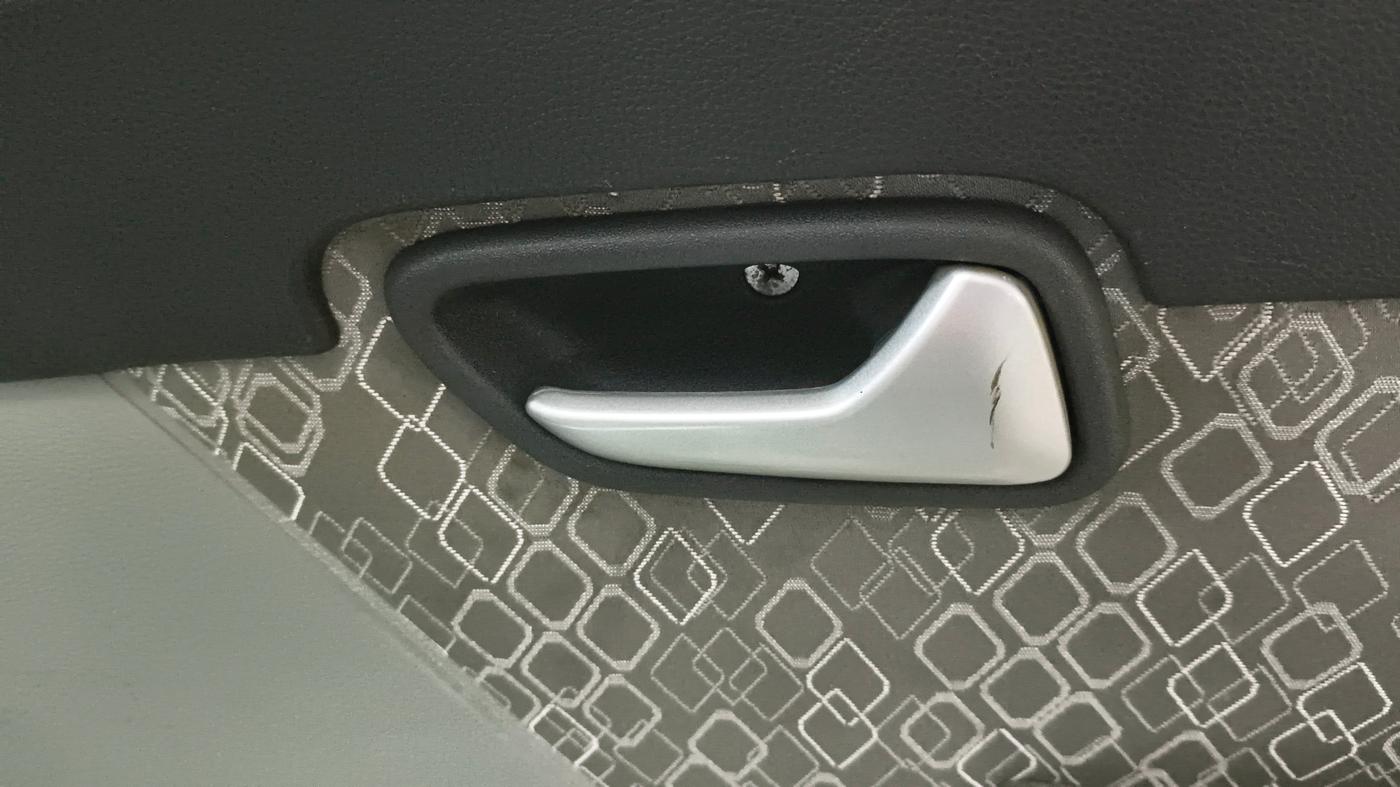 2017 Maruti Alto 800 VXI, Petrol, Manual, 28,856 km, Driver Side Door Panels Control