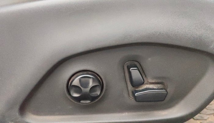 2019 Jeep Compass LIMITED PLUS DIESEL, Diesel, Manual, 88,507 km, Driver Side Adjustment Panel