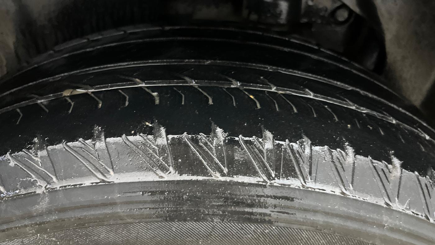 2021 Tata Safari XZA PLUS, Diesel, Automatic, 92,954 km, Right Rear Tyre Tread