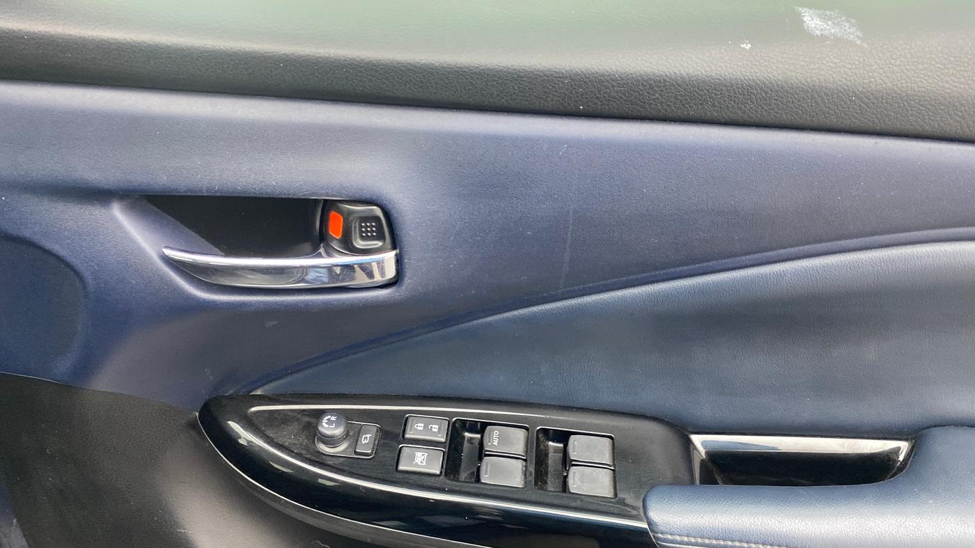 2022 Maruti Baleno ALPHA 1.2 AGS, Petrol, Automatic, 70,338 km, Driver Side Door Panels Control
