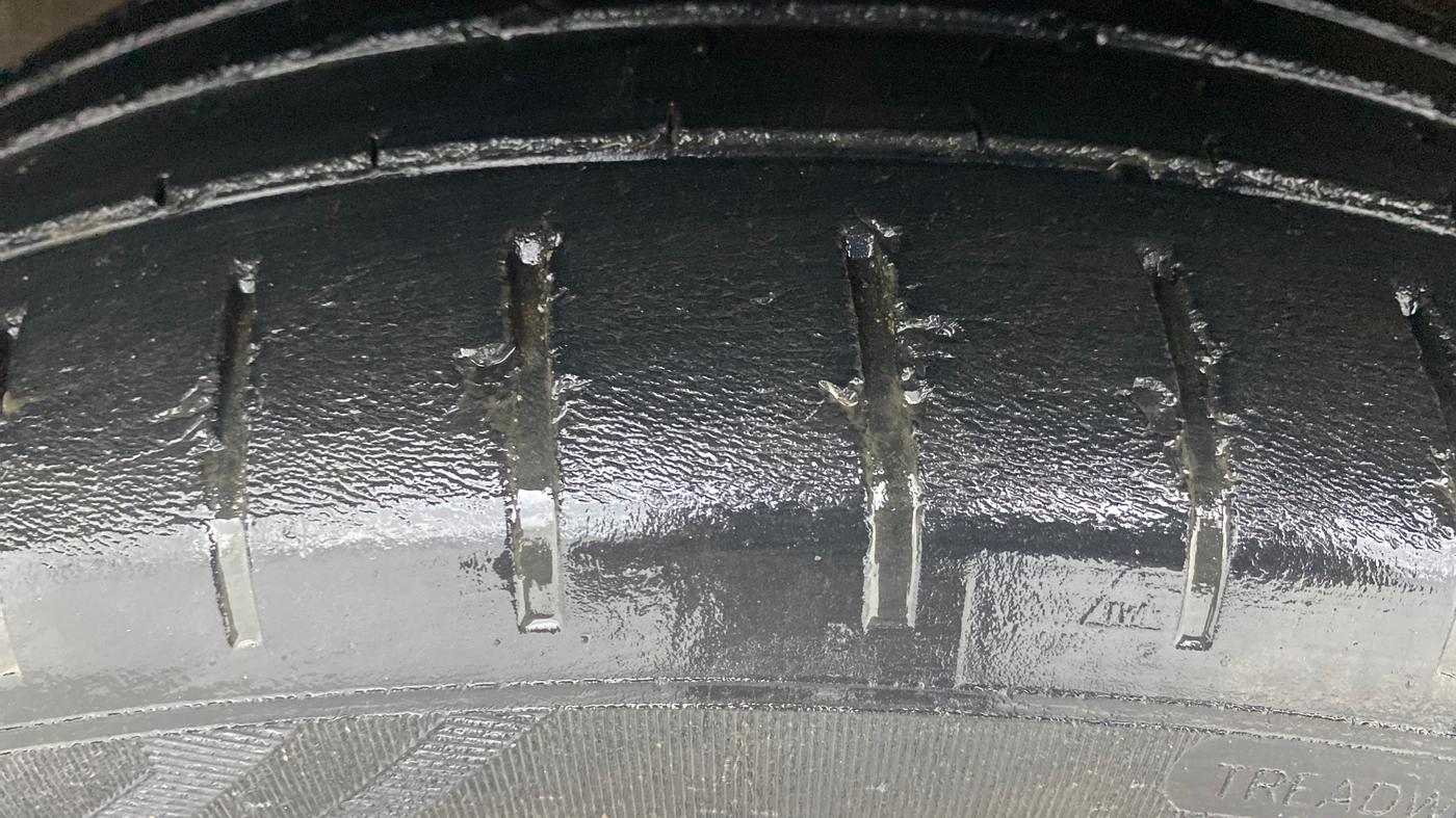 2022 Maruti Baleno ALPHA 1.2 AGS, Petrol, Automatic, 70,338 km, Left Front Tyre Tread