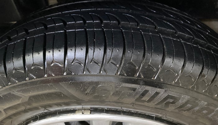 2020 Maruti Dzire VXI AMT, Petrol, Automatic, 56,790 km, Right Rear Tyre Tread