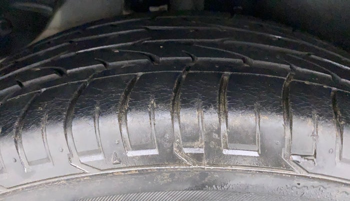 2016 Hyundai Creta SX PLUS AT 1.6 PETROL, Petrol, Automatic, 31,500 km, Right Rear Tyre Tread