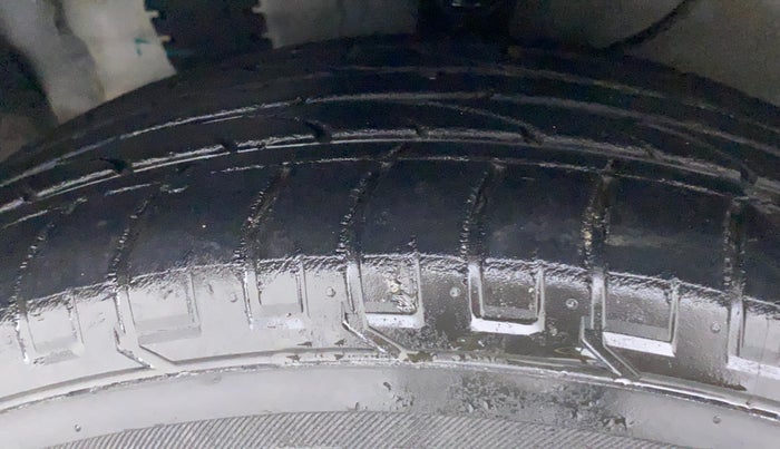 2016 Hyundai Creta SX PLUS AT 1.6 PETROL, Petrol, Automatic, 31,500 km, Left Front Tyre Tread