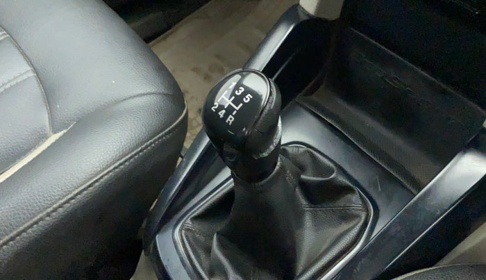 2016 Ford Ecosport AMBIENTE 1.5L PETROL, Petrol, Manual, 32,873 km, Gear lever - Knob cover torn