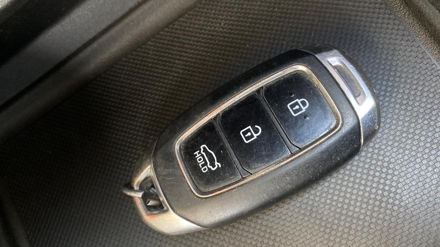2018 Hyundai Verna 1.6 VTVT SX (O) AT, Petrol, Automatic, 71,791 km, Key Close Up