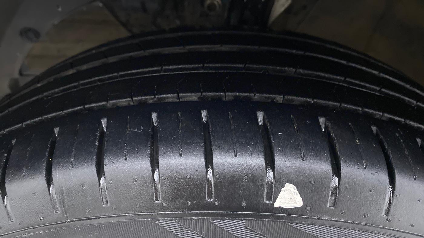 2021 Maruti Baleno ZETA 1.2 K12 CVT, Petrol, Automatic, 37,162 km, Left Front Tyre Tread