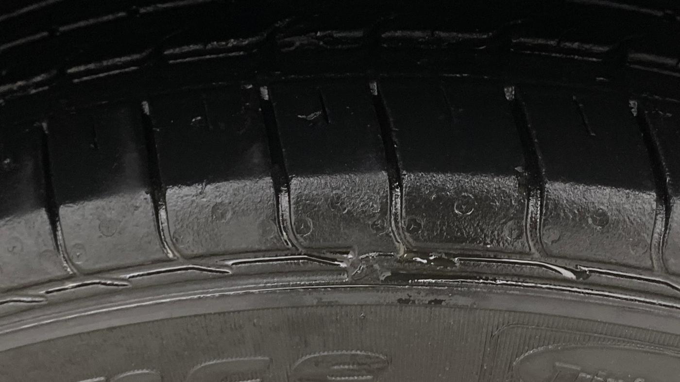 2023 Tata NEXON XM PLUS SUNROOF PETROL, Petrol, Manual, 38,962 km, Right Front Tyre Tread