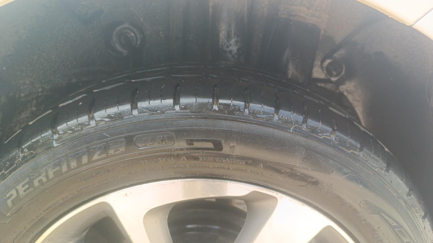 2015 Hyundai Elite i20 ASTA 1.2, Petrol, Manual, 50,385 km, Left Rear Tyre Tread